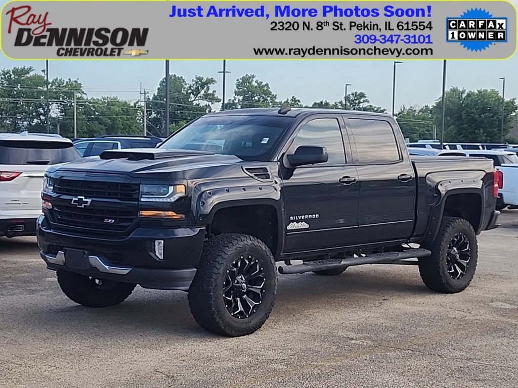 Used 2018 BLACK Chevrolet LT image 1