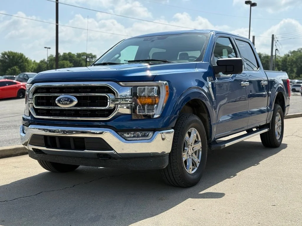 Used 2023 Blue Ford XLT image 2