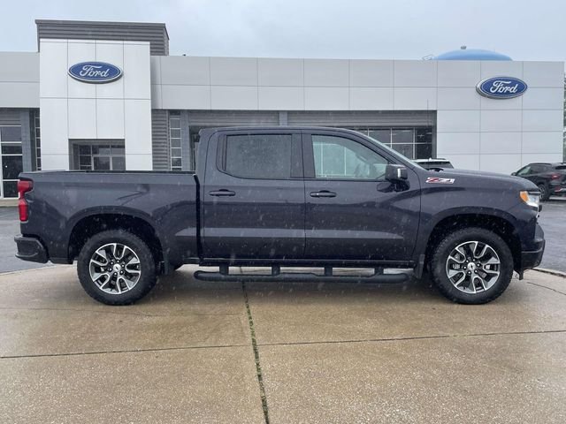 Used 2023 Gray Chevrolet RST image 2