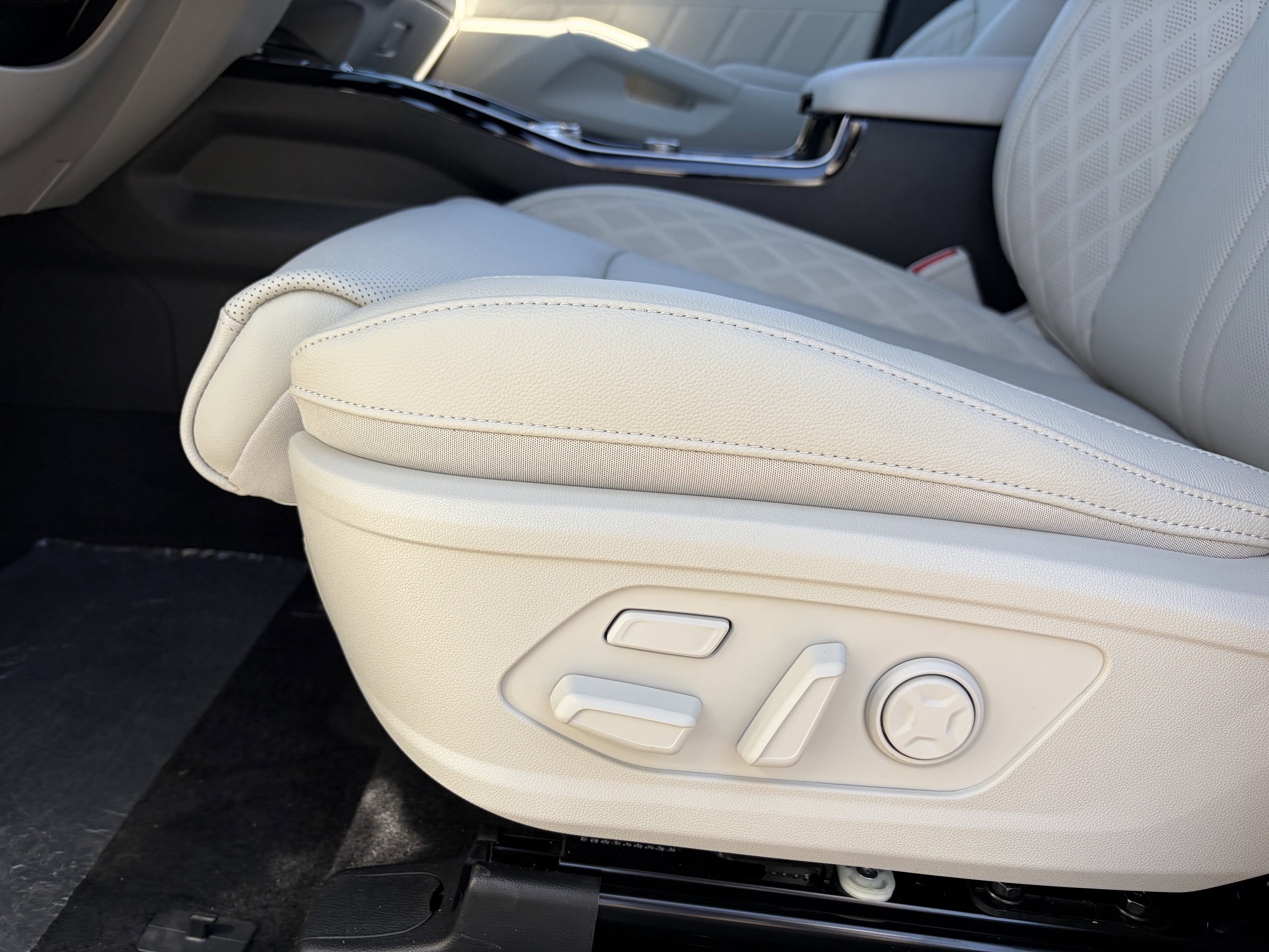 New 2026 Snow White Pearl Kia X-Line SX Prestige AWD image 19