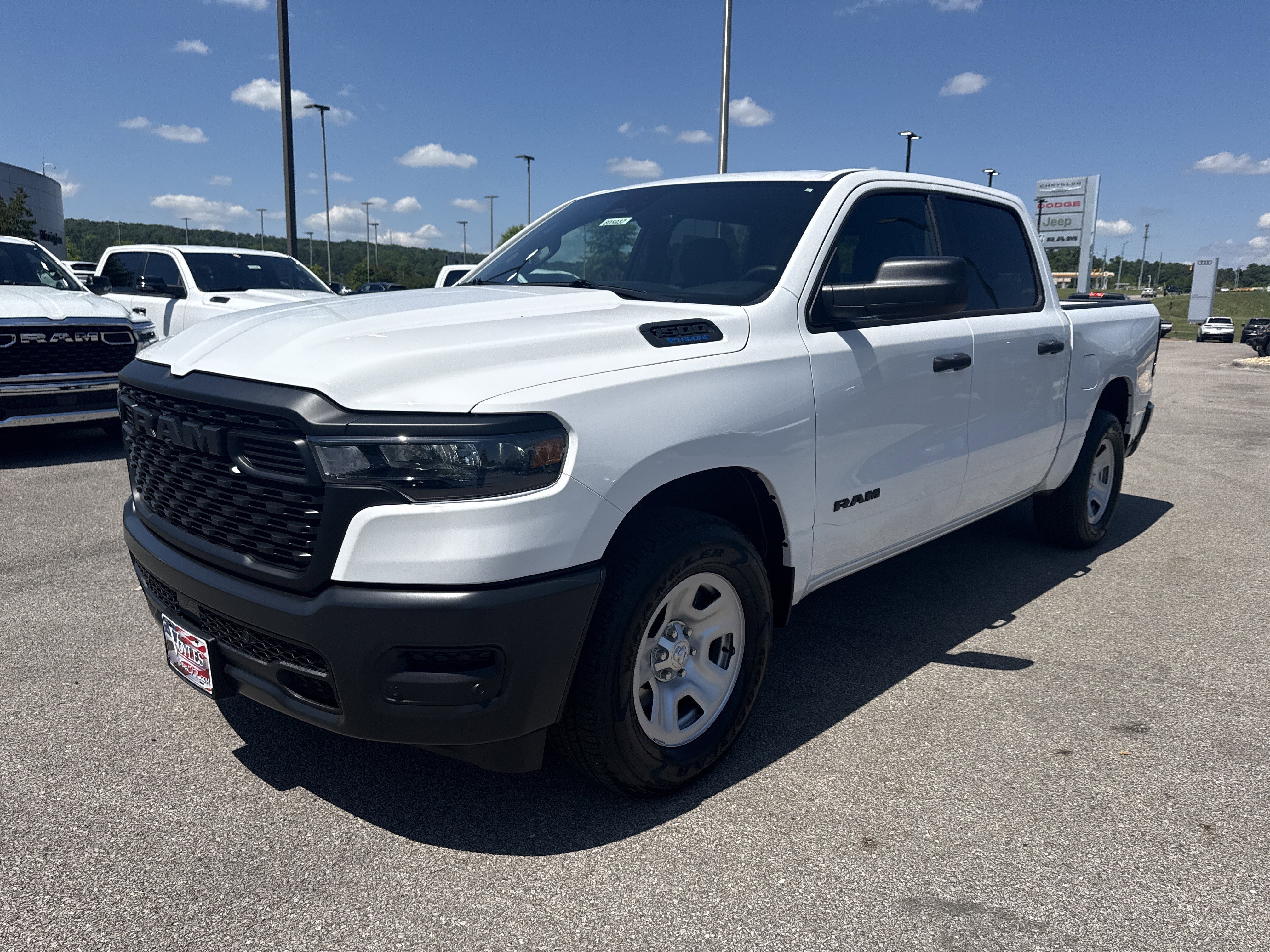 New 2026 Bright White Clear-Coat Exterior Paint RAM Tradesman image 3