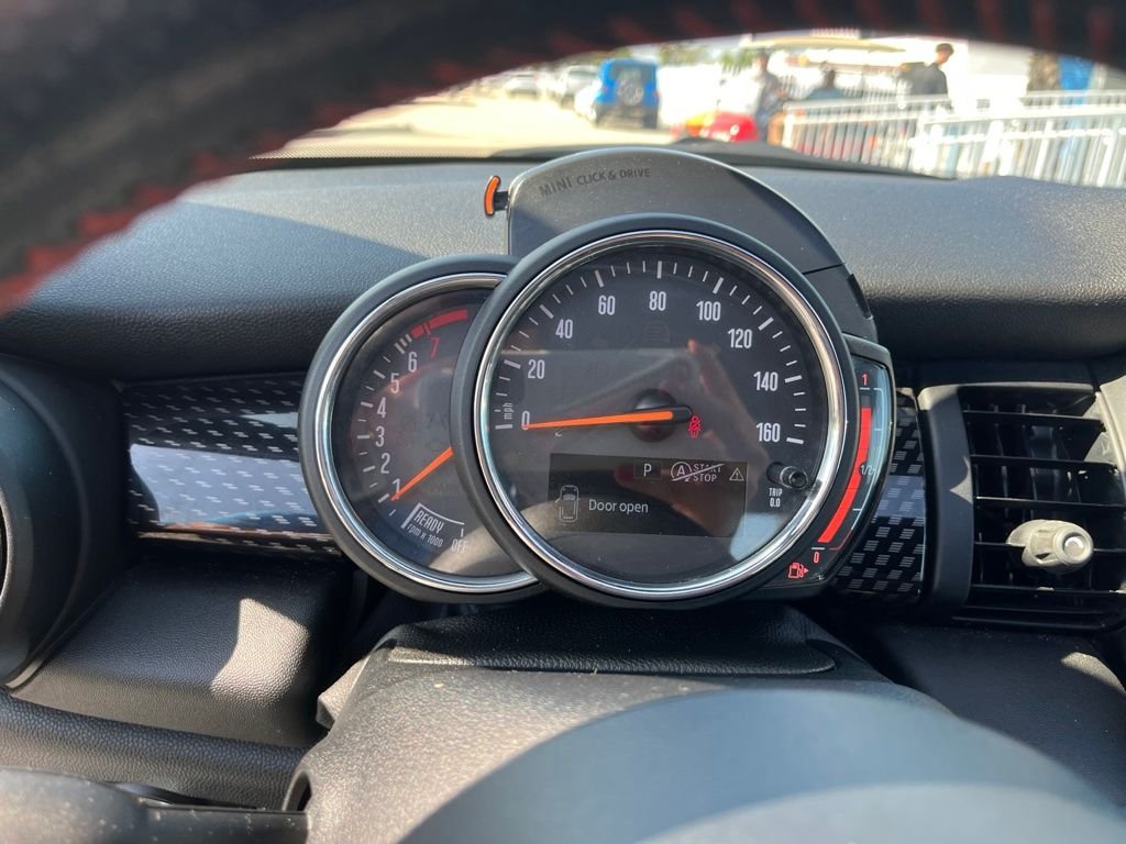 Used 2019 Gray MINI Signature image 15