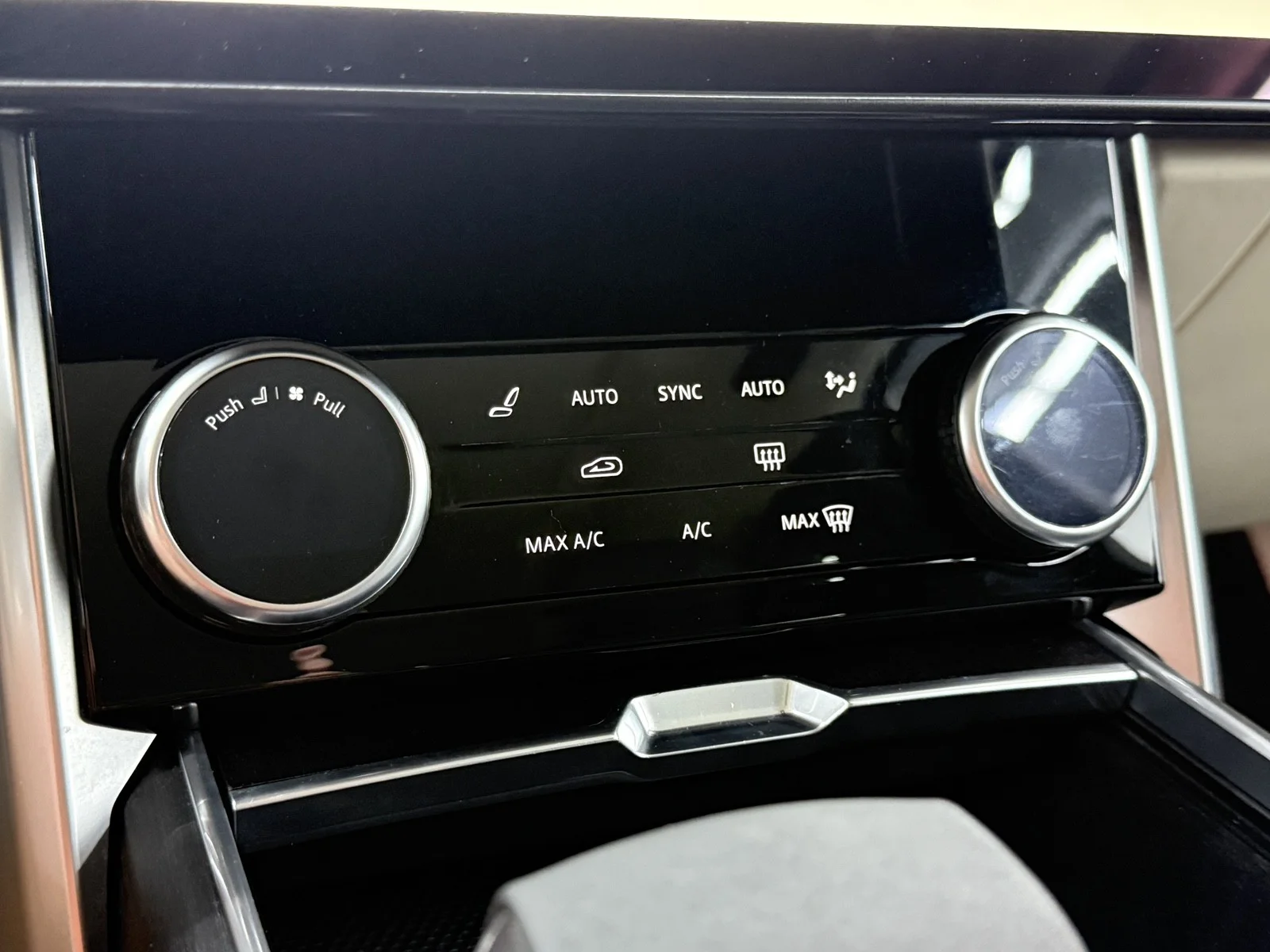 2022 Land Rover New Range Rover SE - Photo 27