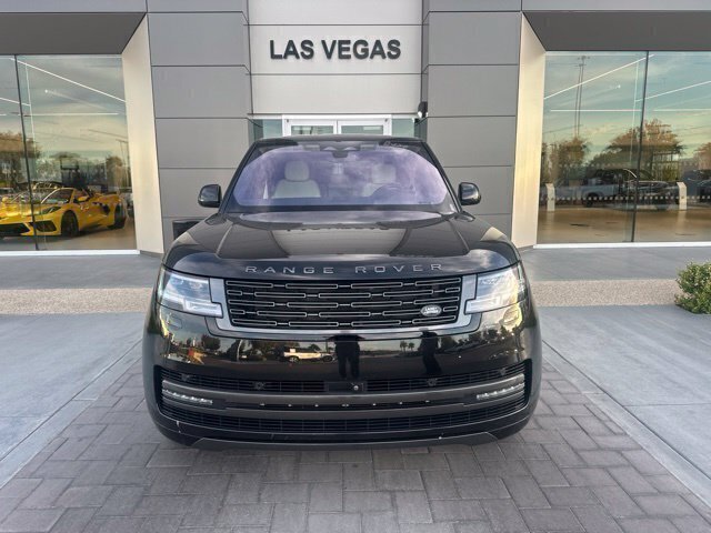 Used 2023 Black Land Rover SE image 2