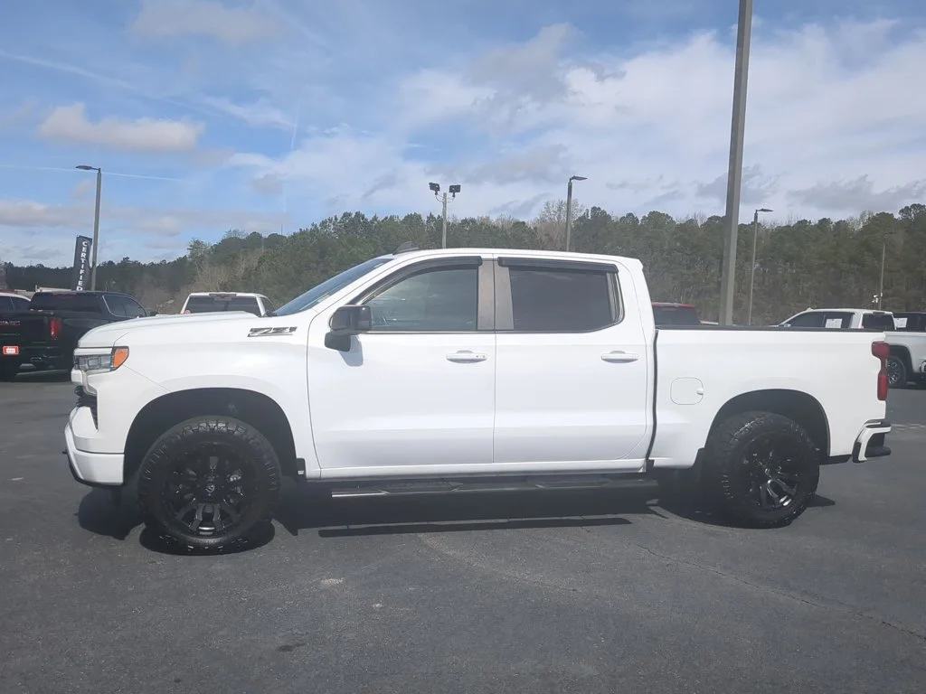 Used 2022 Summit White Chevrolet RST image 10