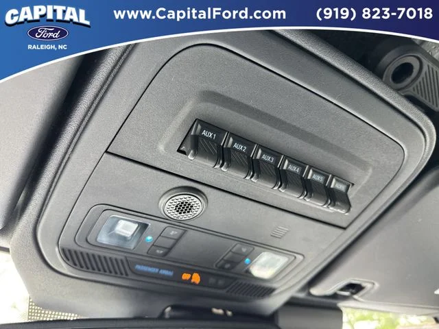 Used 2025 Beige Ford Badlands image 33