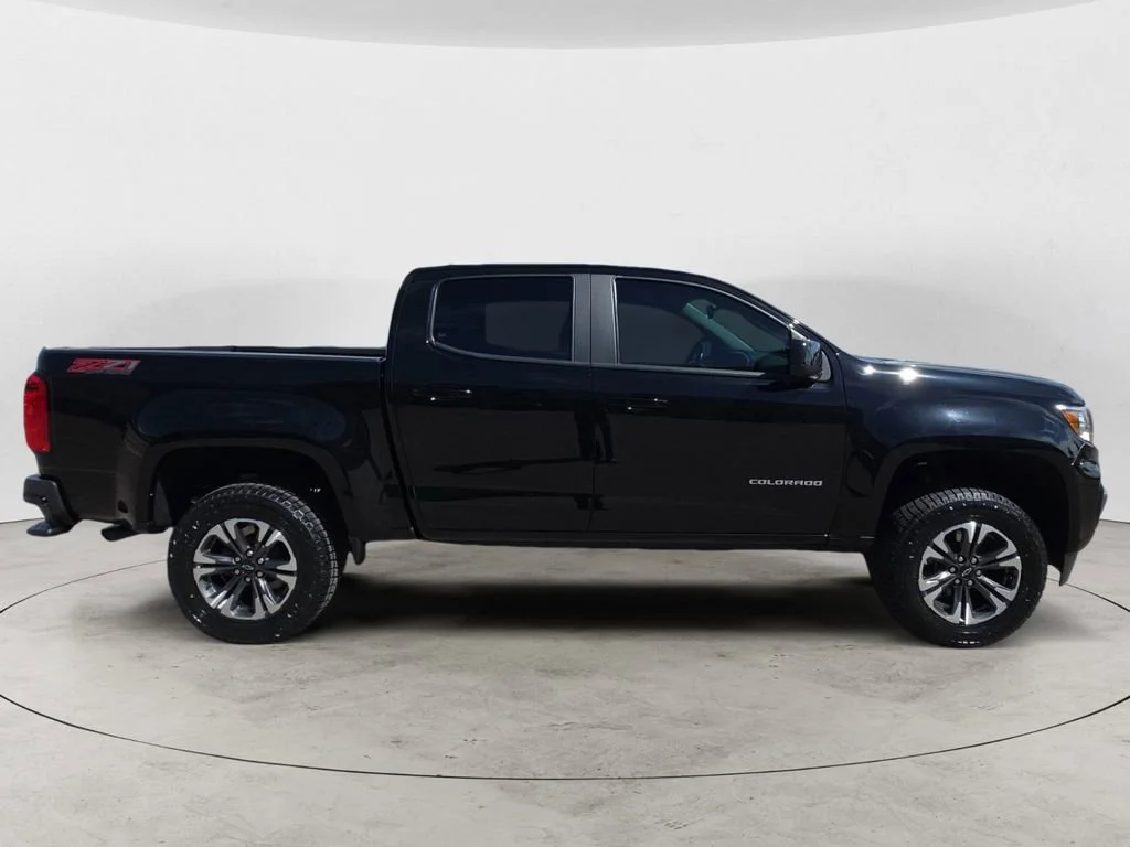 Used 2022 Black Chevrolet Z71 image 6