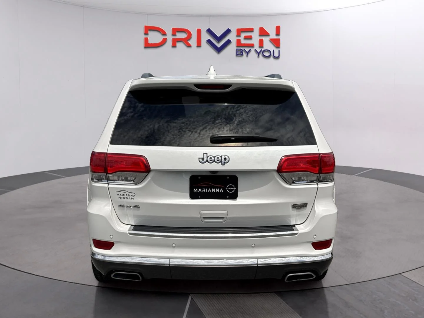 Used 2021 Ivory 3-Coat Jeep Summit image 4