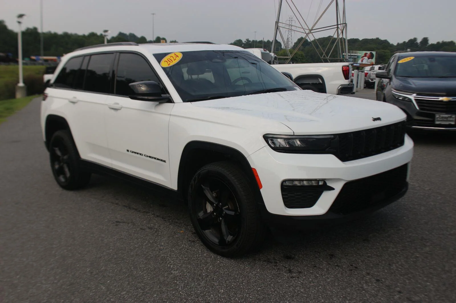 Used 2024 White Jeep Limited image 2