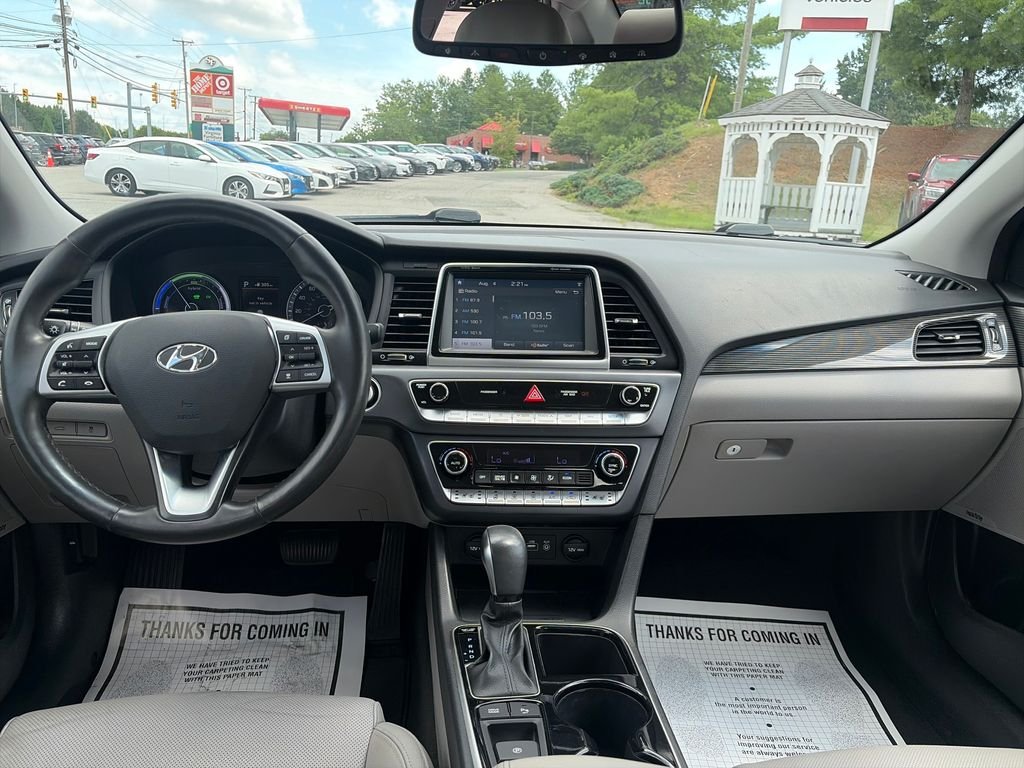 Used 2019 White Hyundai Limited image 13