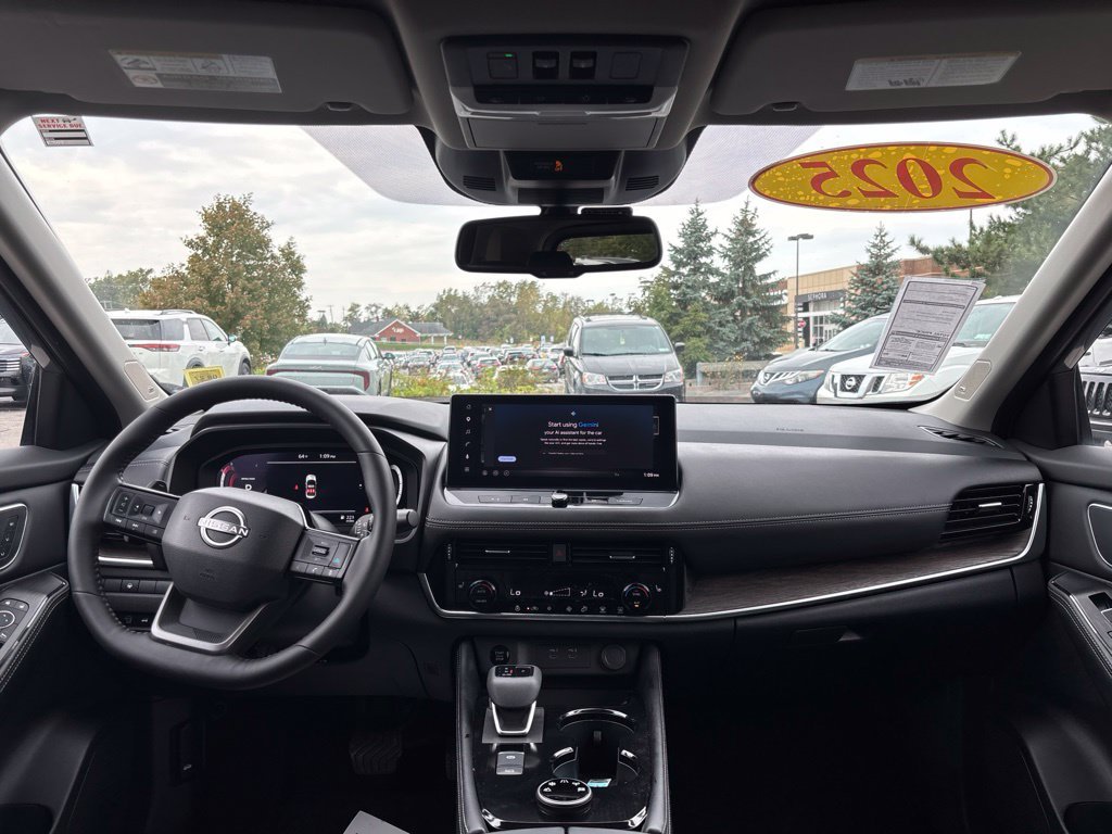 Used 2025 Gray Nissan Platinum image 15