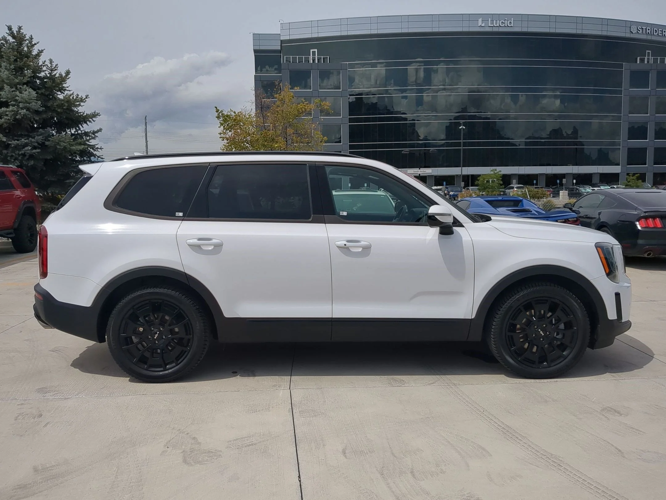 Used 2022 Glacial White Pearl Kia SX image 6
