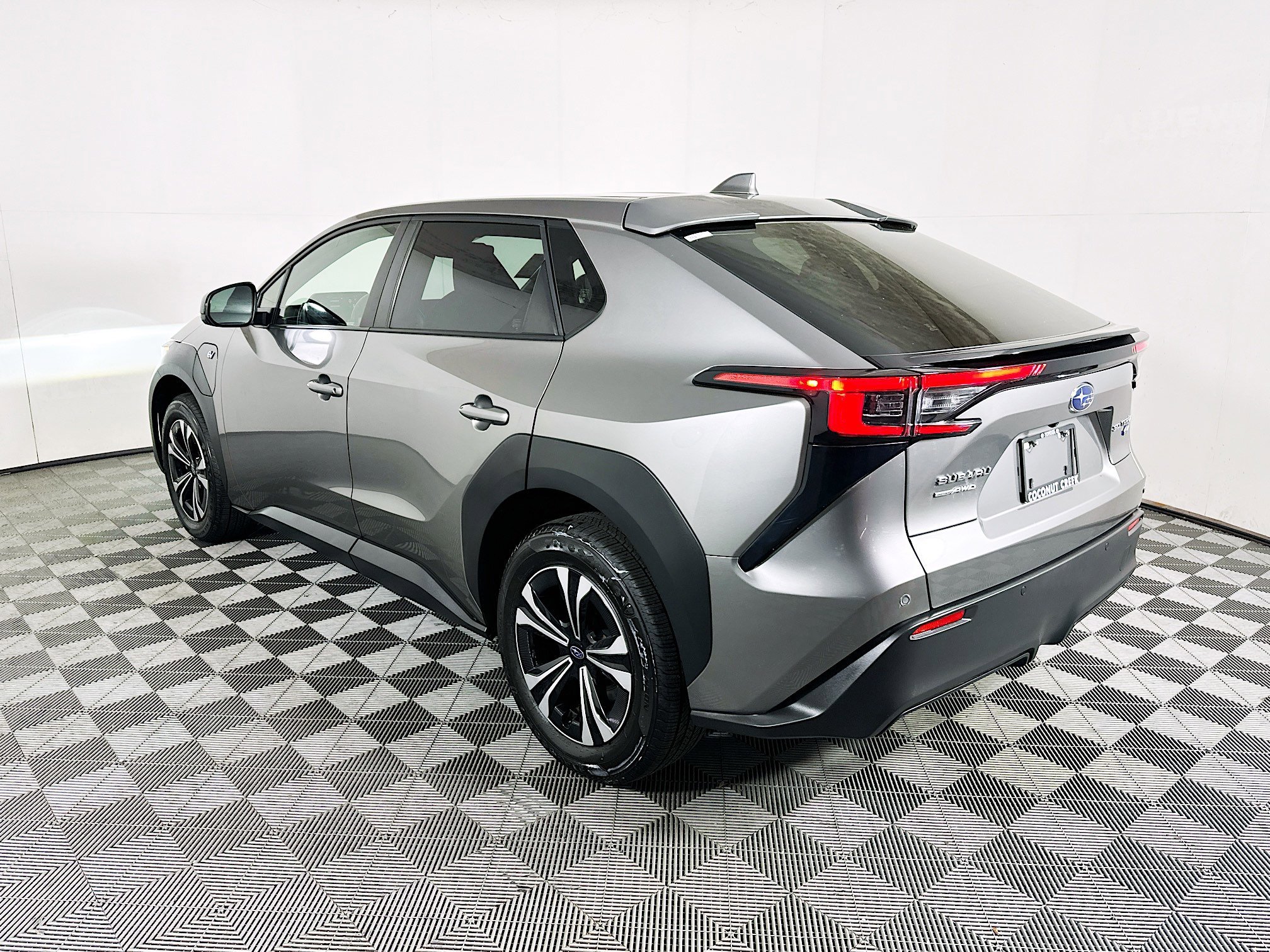 2023 Subaru Solterra thumbnail 7