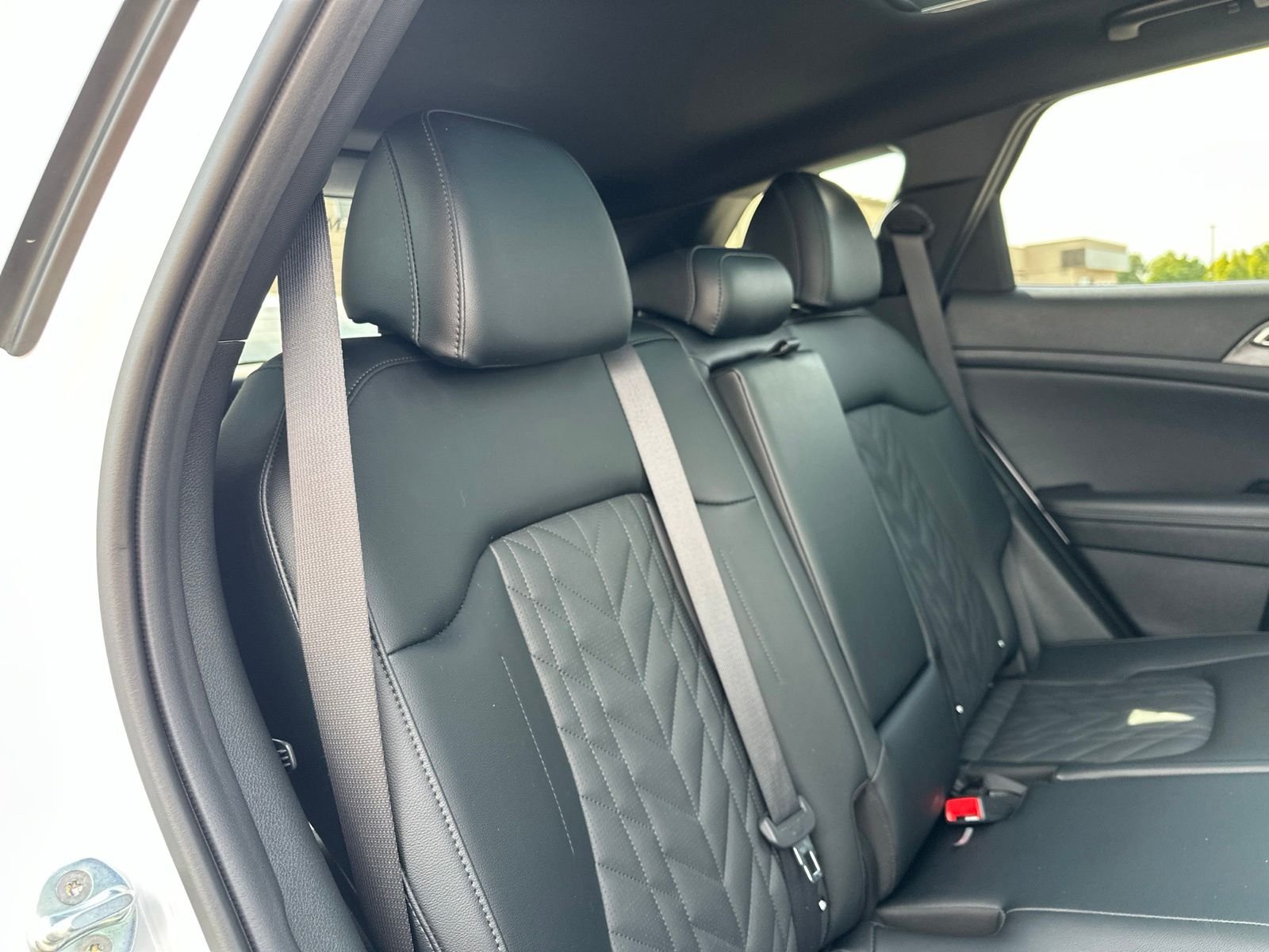 Used 2023 White Kia X-Pro image 36
