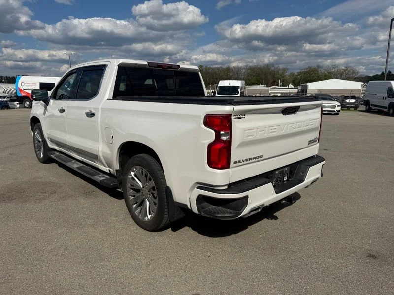 Used 2023 Beige Chevrolet High Country image 5