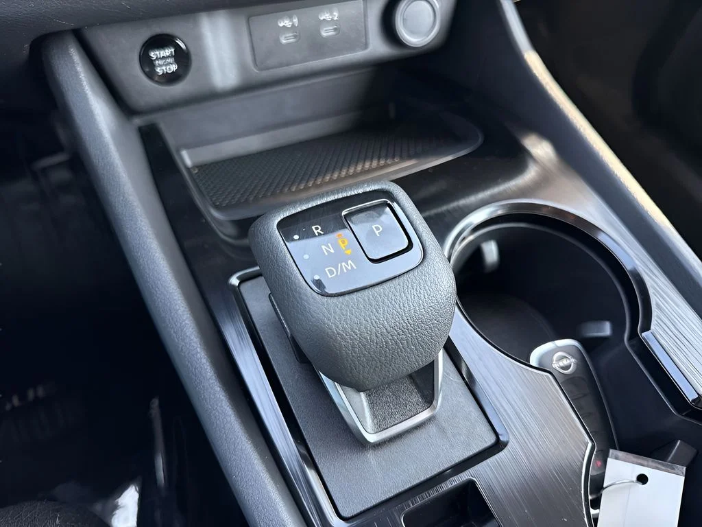 Used 2025 Gray Nissan SV image 17