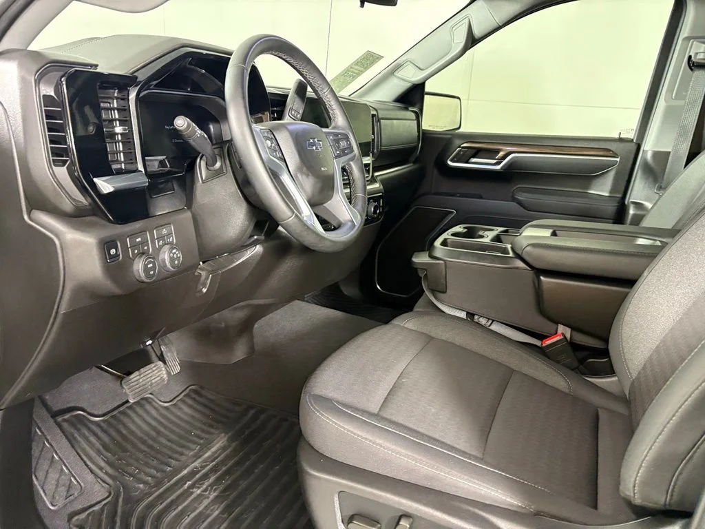 Used 2026 Gray Chevrolet RST image 27