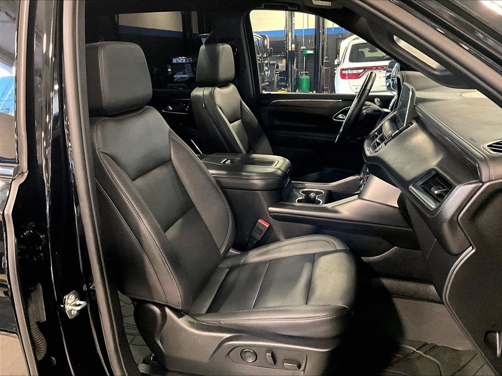 Used 2023 Black Chevrolet Z71 image 11
