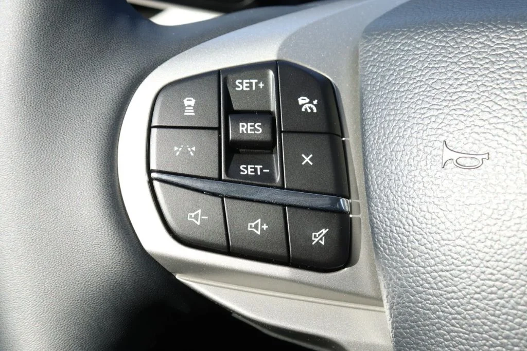 New 2026 Space White Metallic Ford Active image 33