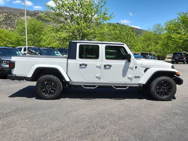 Used 2022 White Jeep Sport image 2