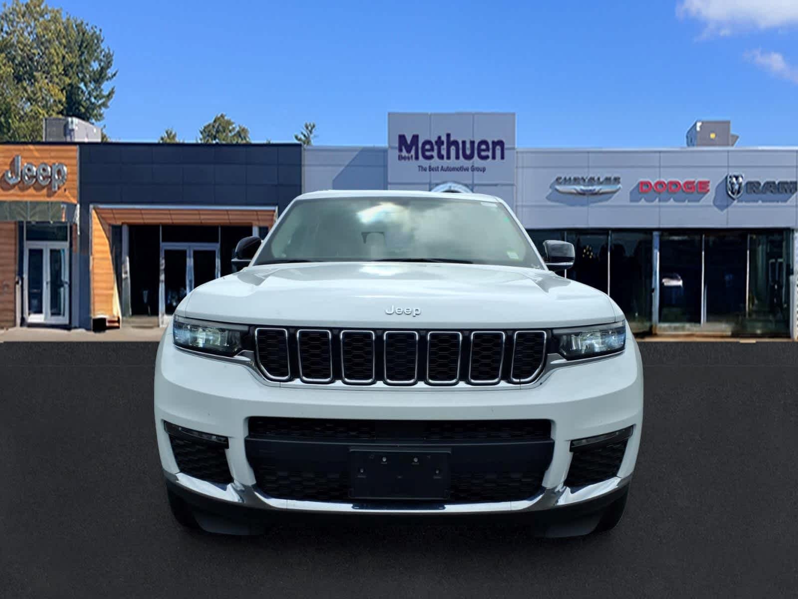 Used 2023 Bright White Clearcoat Jeep Limited image 2