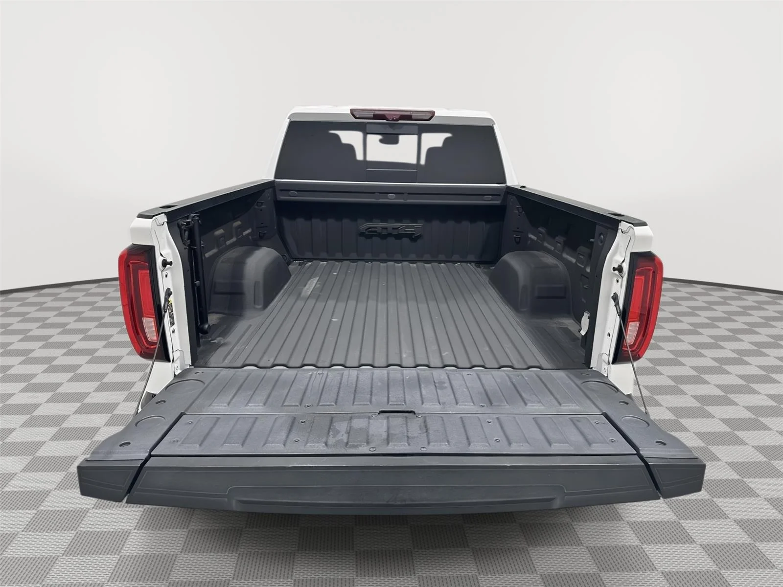 Used 2023 SUMMIT WHITE GMC AT4 image 25