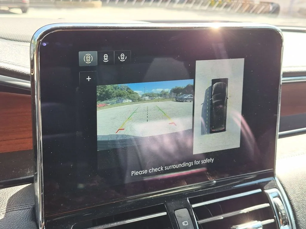 Used 2020 Black Lincoln Reserve image 23