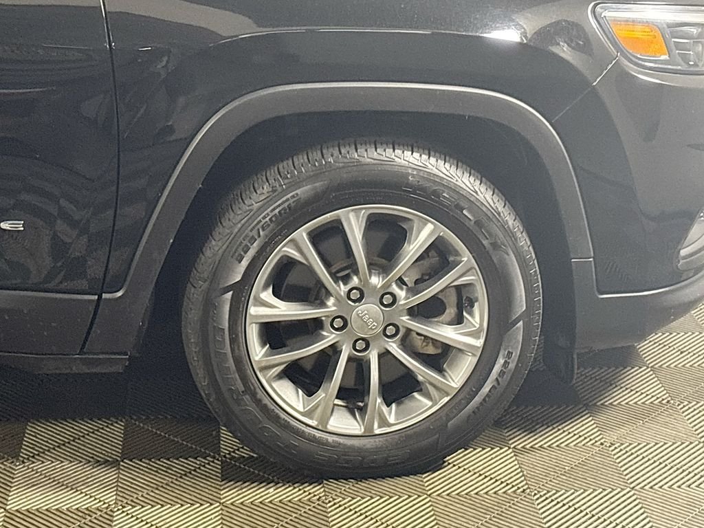 Used 2021 Diamond Black Jeep Latitude Lux image 23