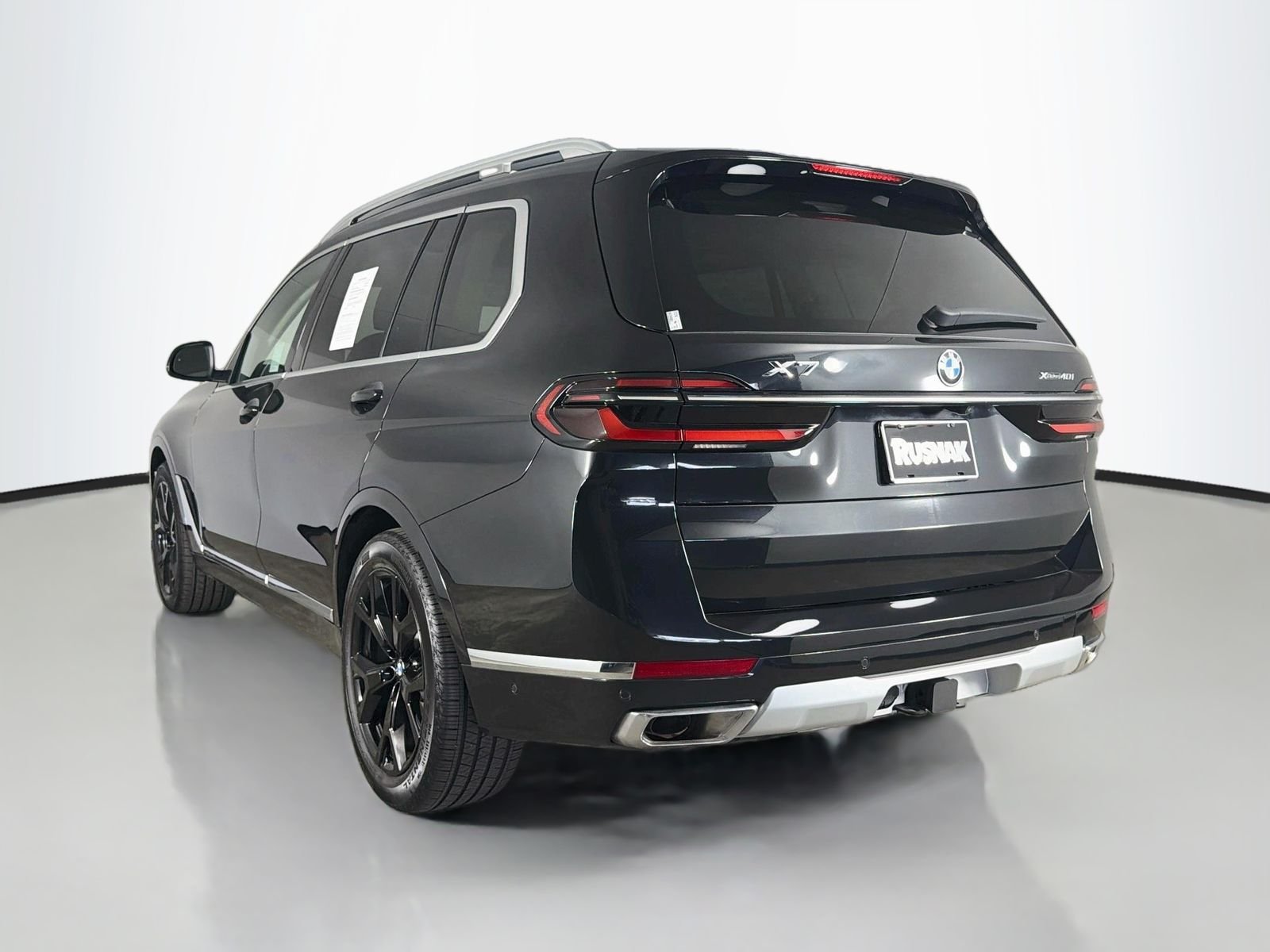 Certified Used 2024 Black Sapphire Metallic BMW xDrive40i image 5