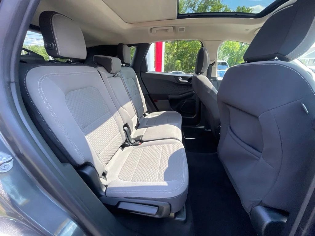 Used 2020 Gray Ford SE image 23
