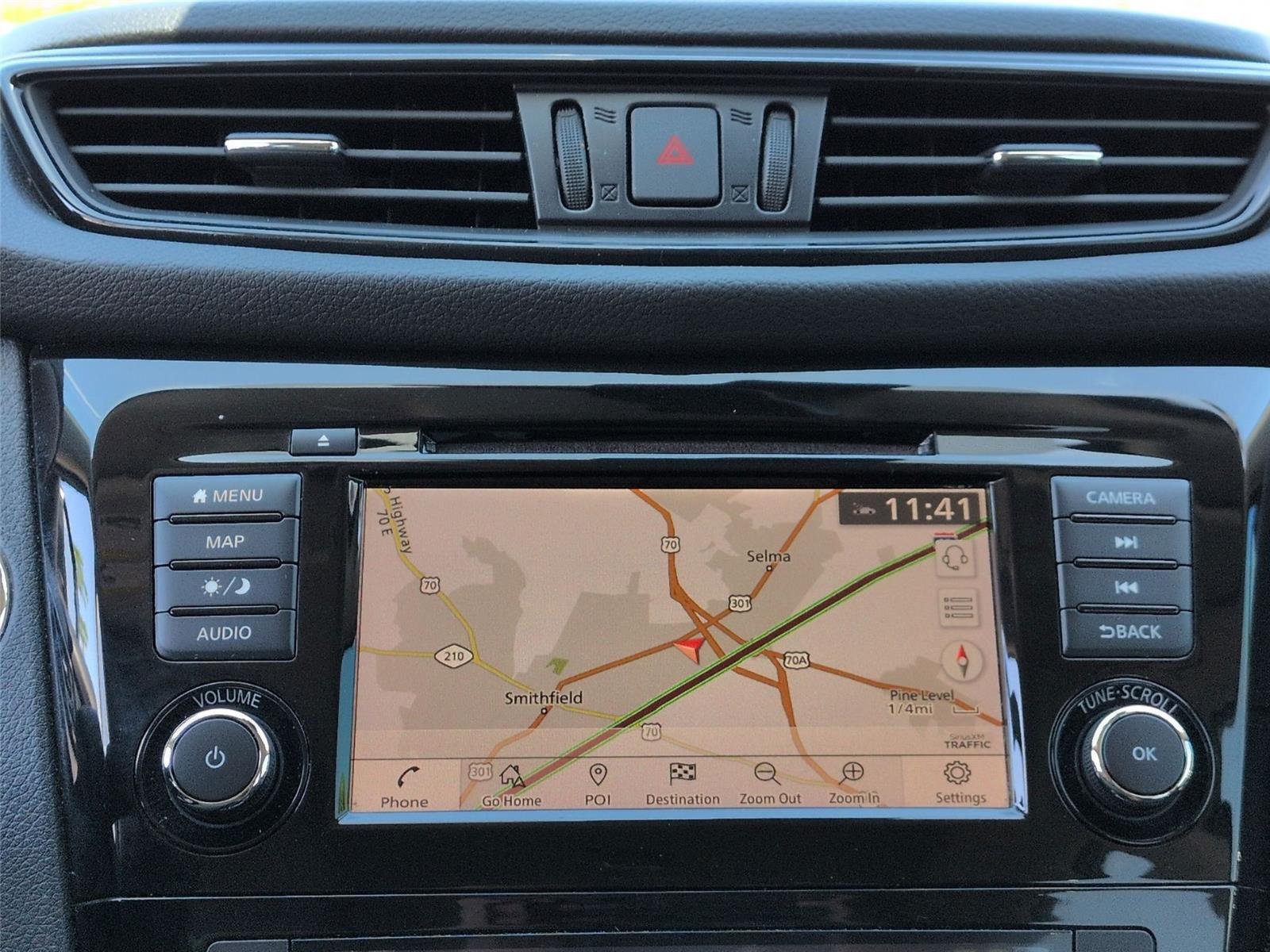 Used 2018 Magnetic Black Nissan SL image 27