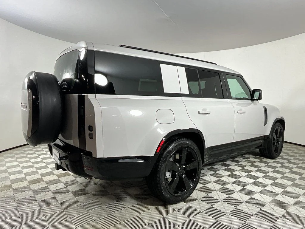 New 2026 Borasco Grey Land Rover X-Dynamic SE image 2