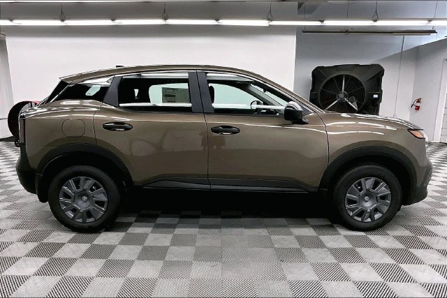 New 2026 Canyon Bronze Metallic Nissan S image 19