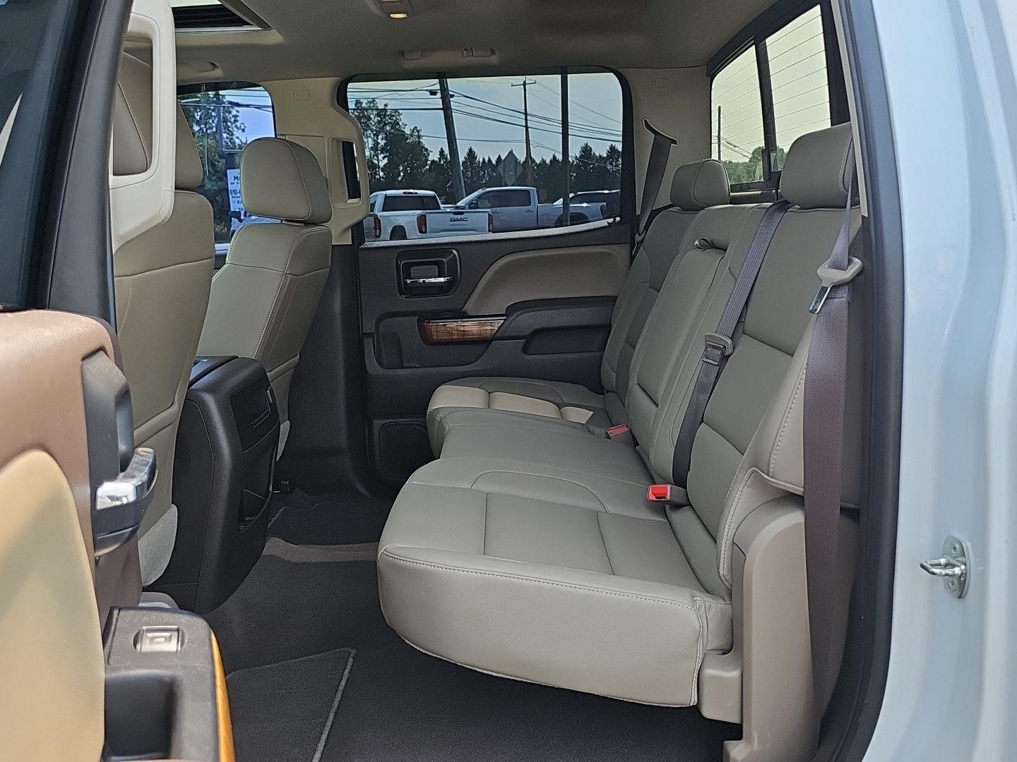Used 2019 White Frost Tricoat GMC SLT image 27