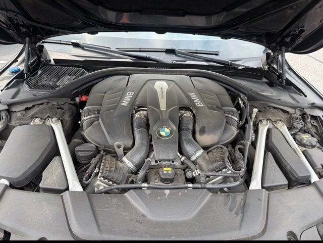Used 2019 Black BMW 750i xDrive image 8