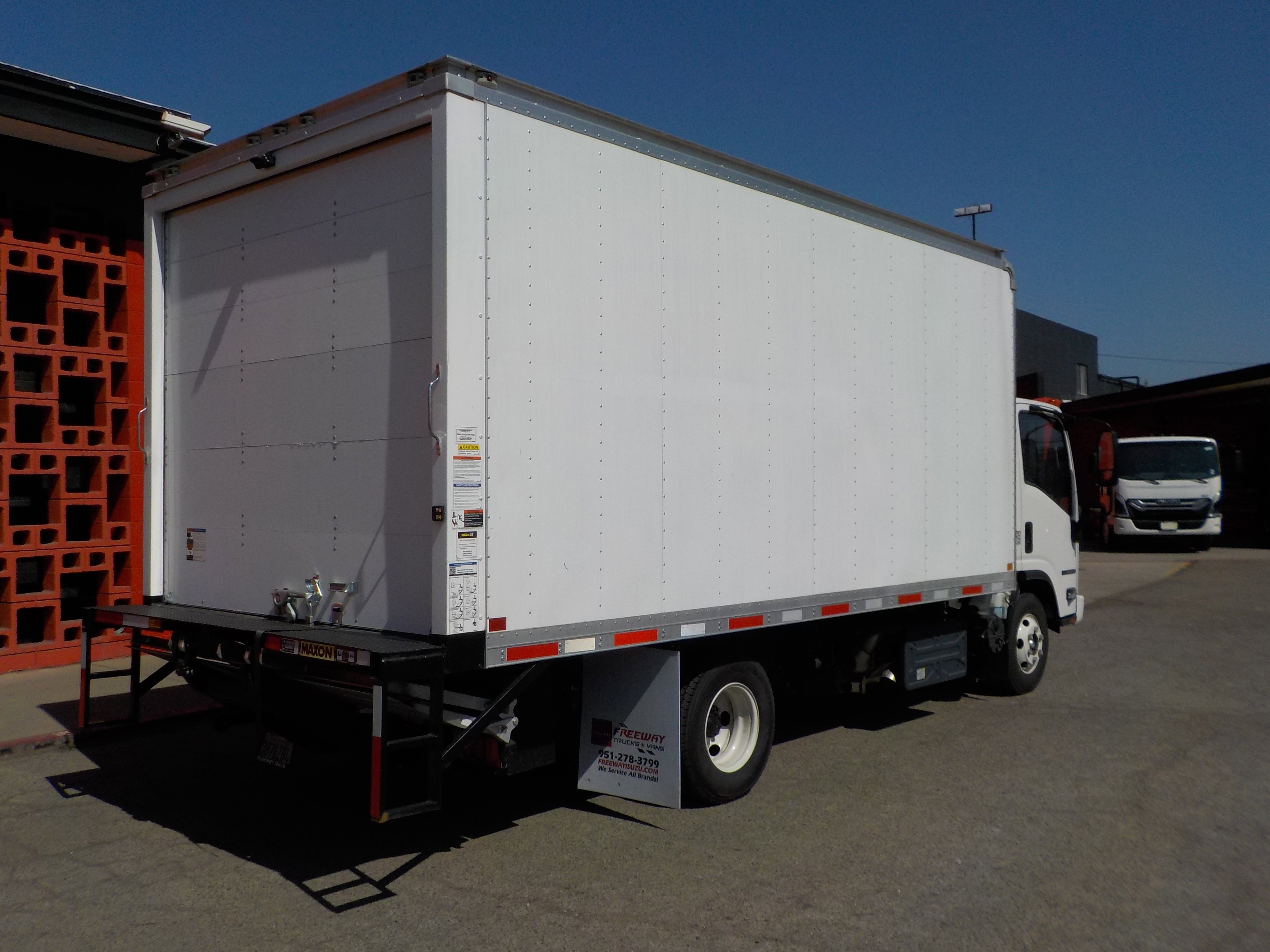 Used 2024 White ISUZU  image 18