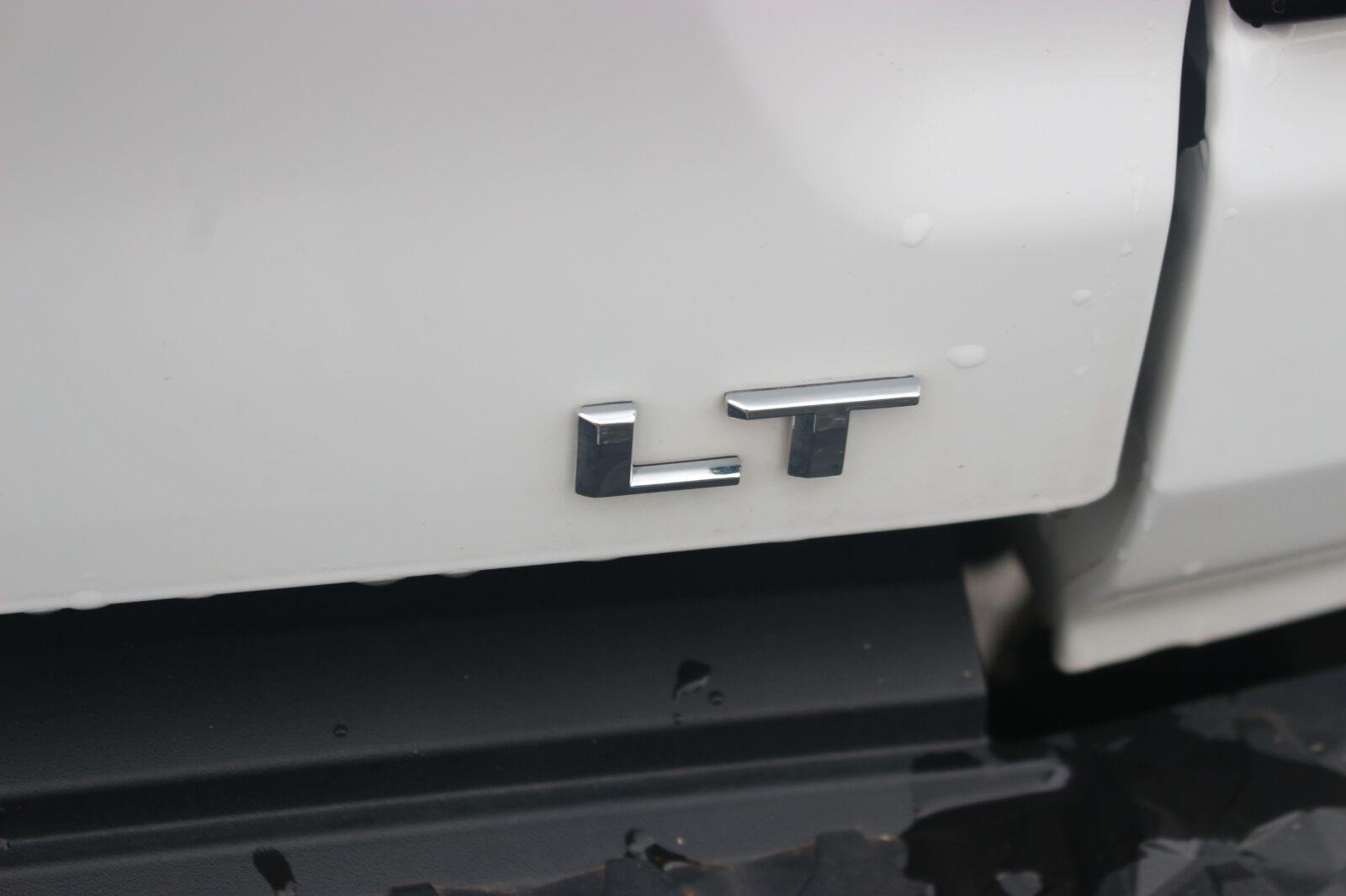 Used 2024 Summit White Chevrolet LT image 12