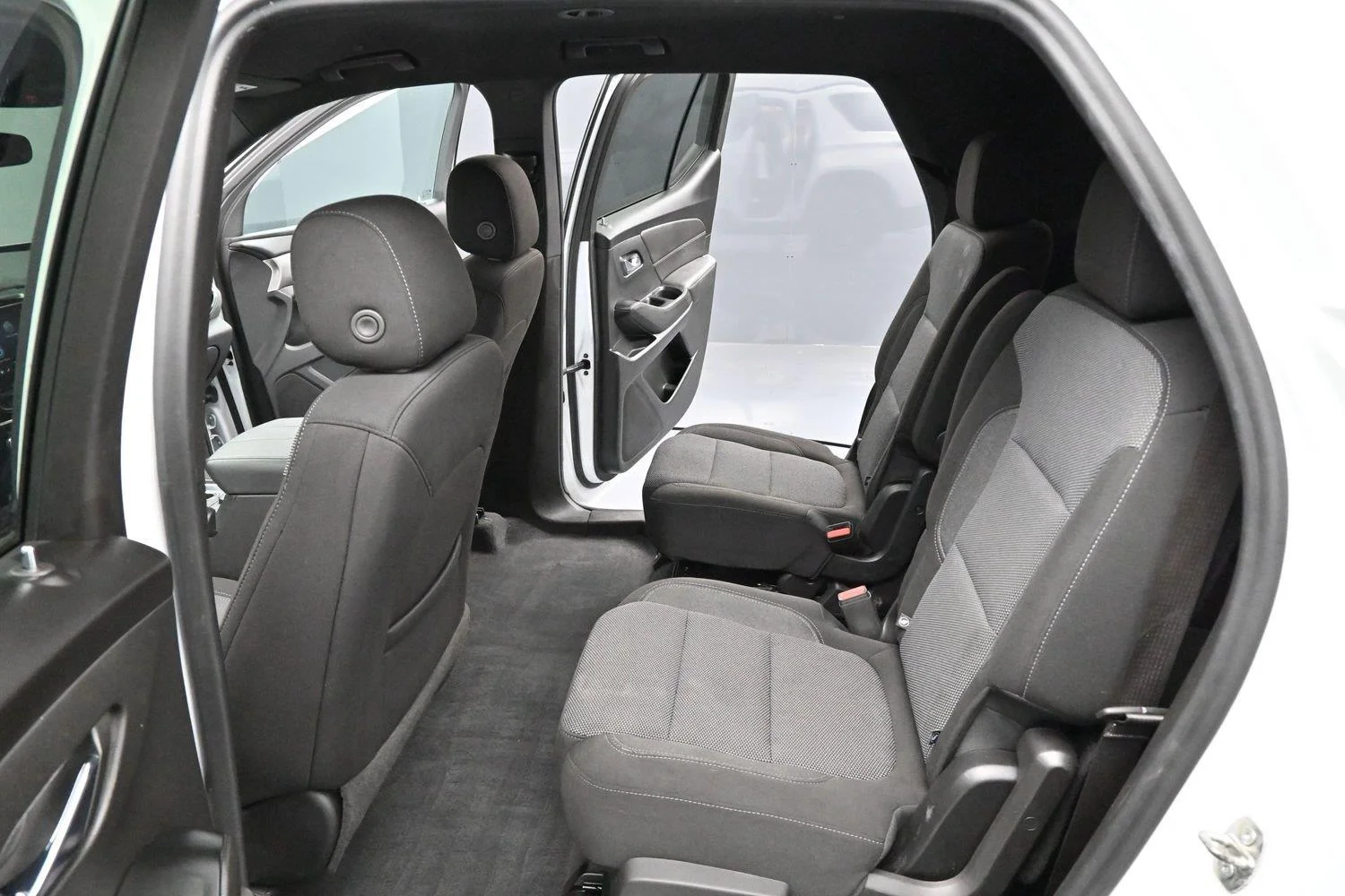 Used 2022 Summit White Chevrolet LT Cloth image 30
