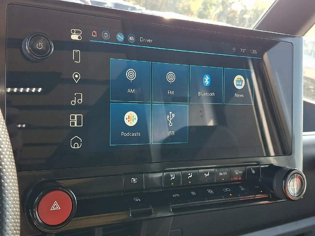 Used 2024 Oyster White BrightDrop EJY image 23