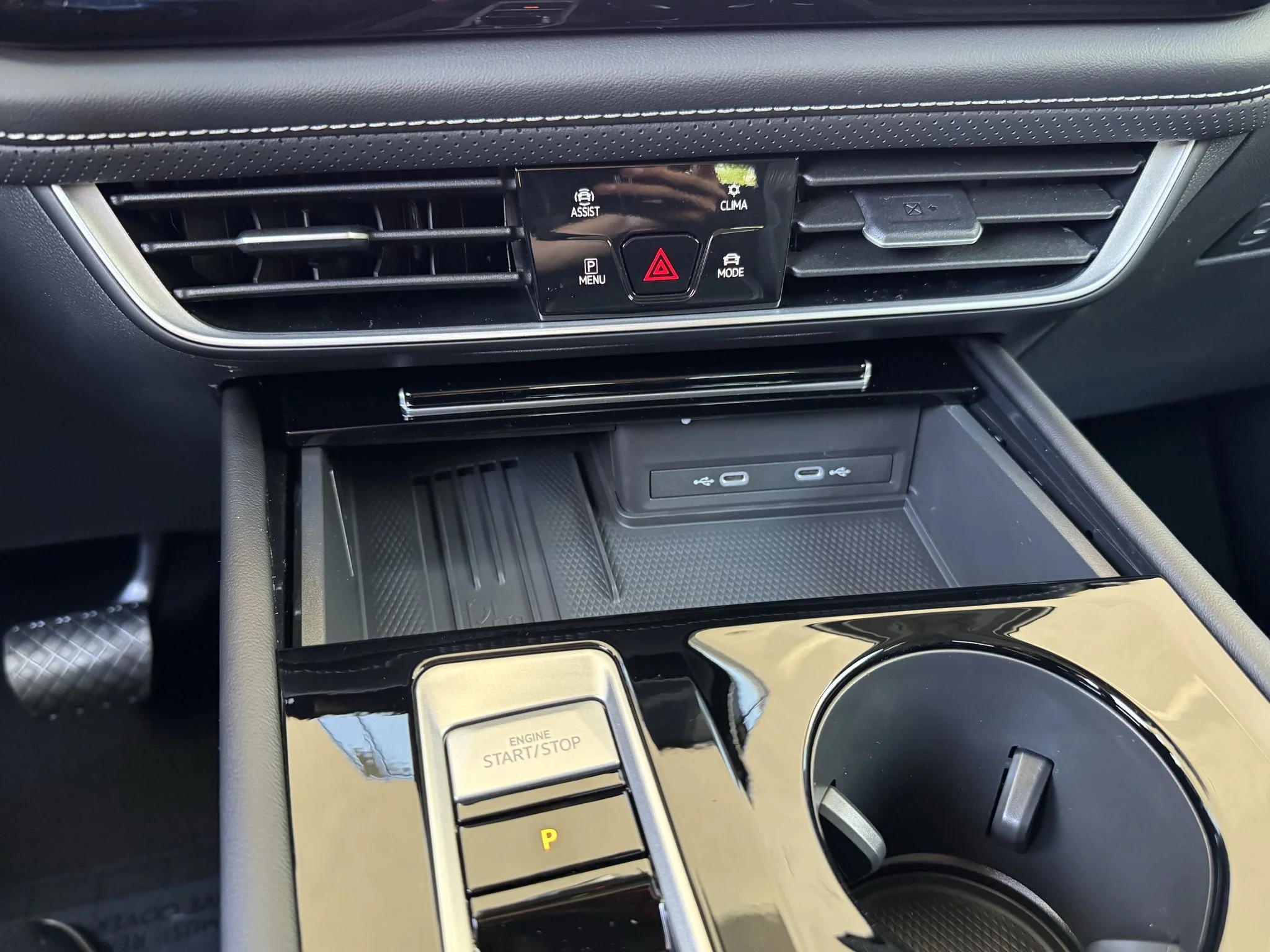 New 2026 Deep Black Pearl Volkswagen 2.0T SEL image 25