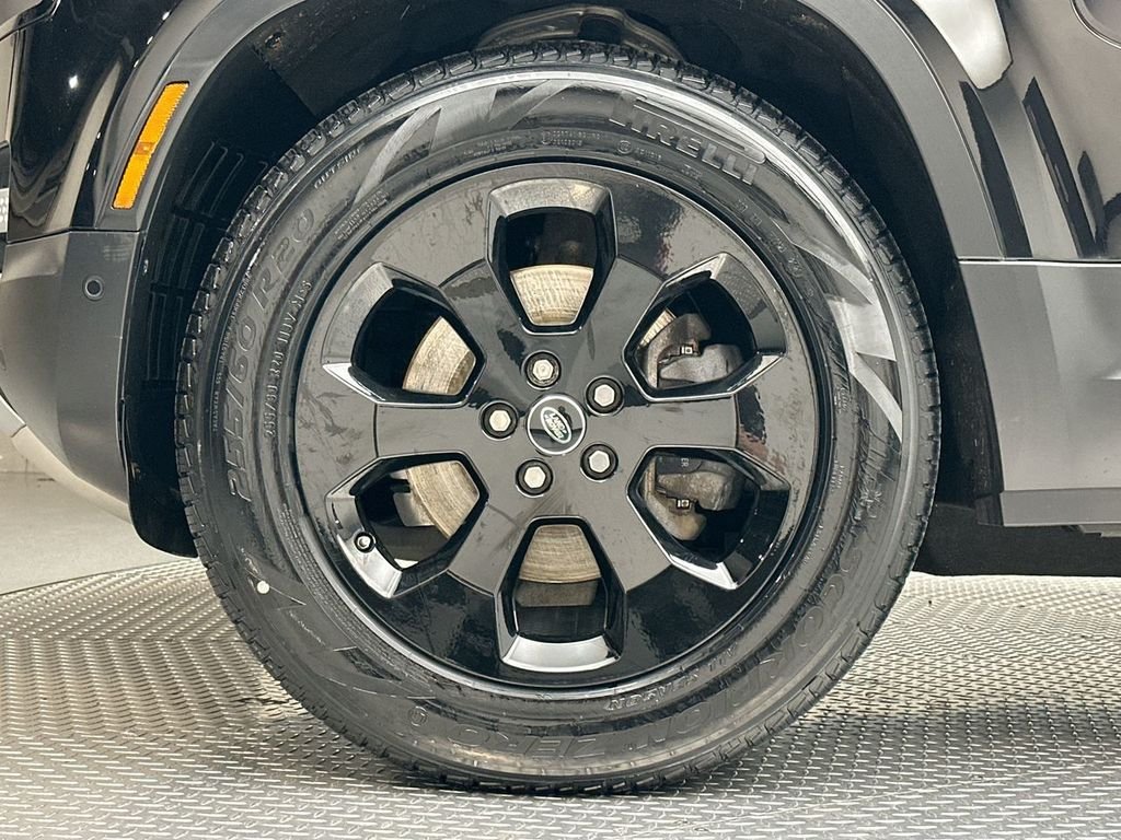Used 2020 Santorini Black Metallic Land Rover S image 17