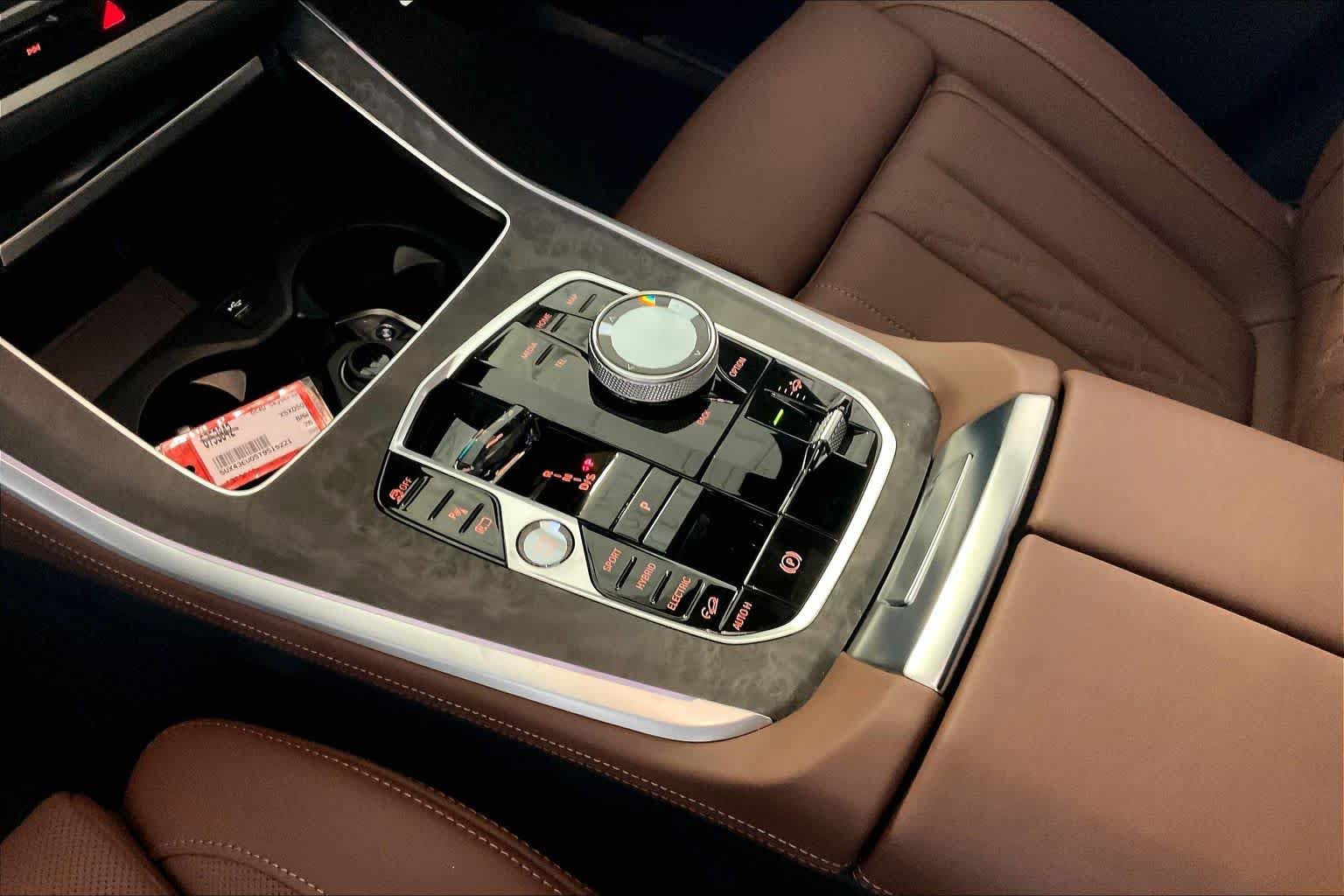 New 2026 Skyscraper Grey Metallic BMW xDrive50e image 7