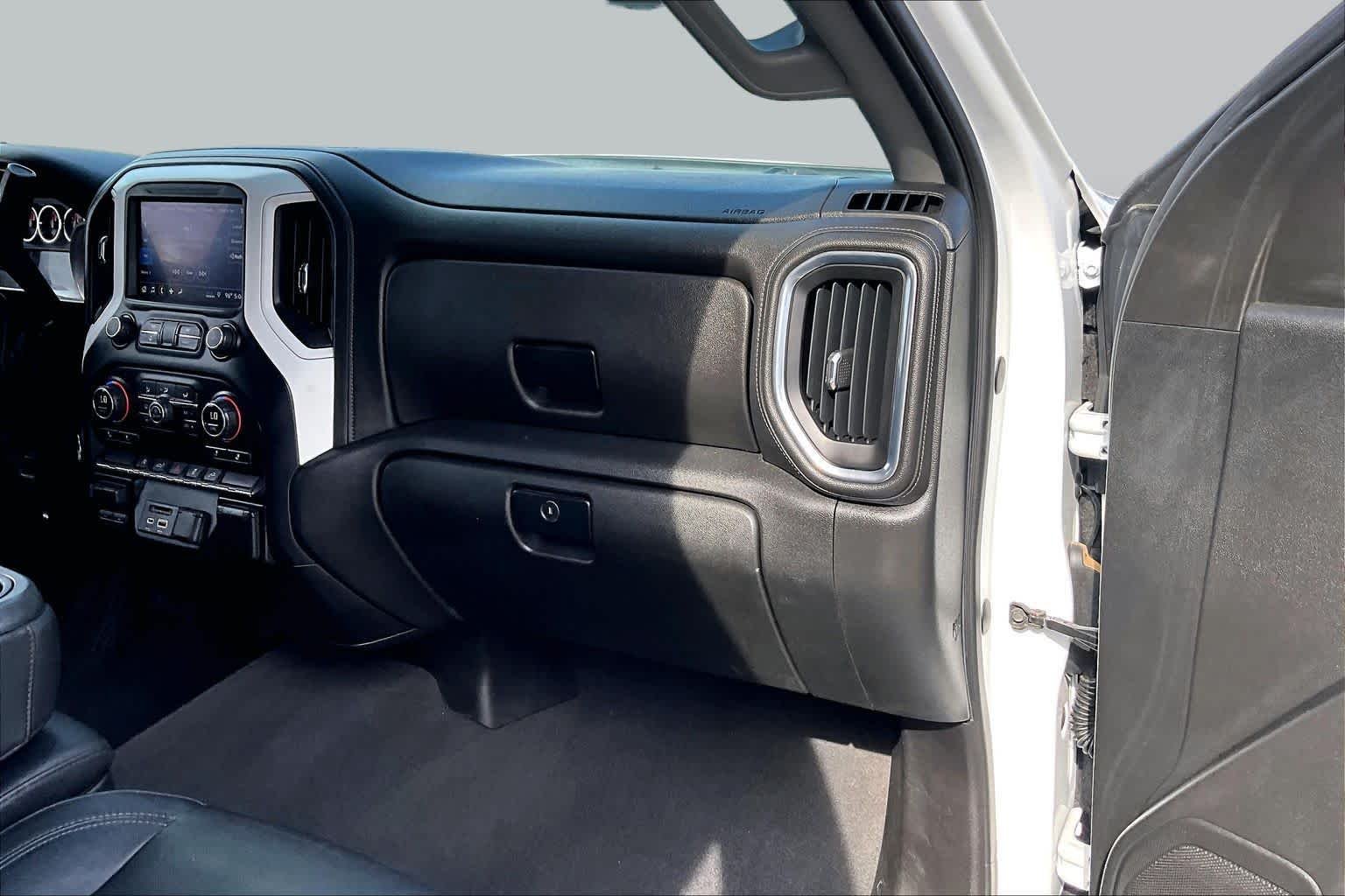 Used 2019 Summit White Chevrolet LT image 19