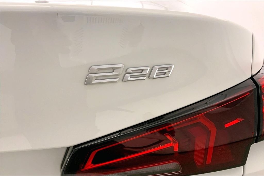 Used 2025 Alpine White BMW  image 30
