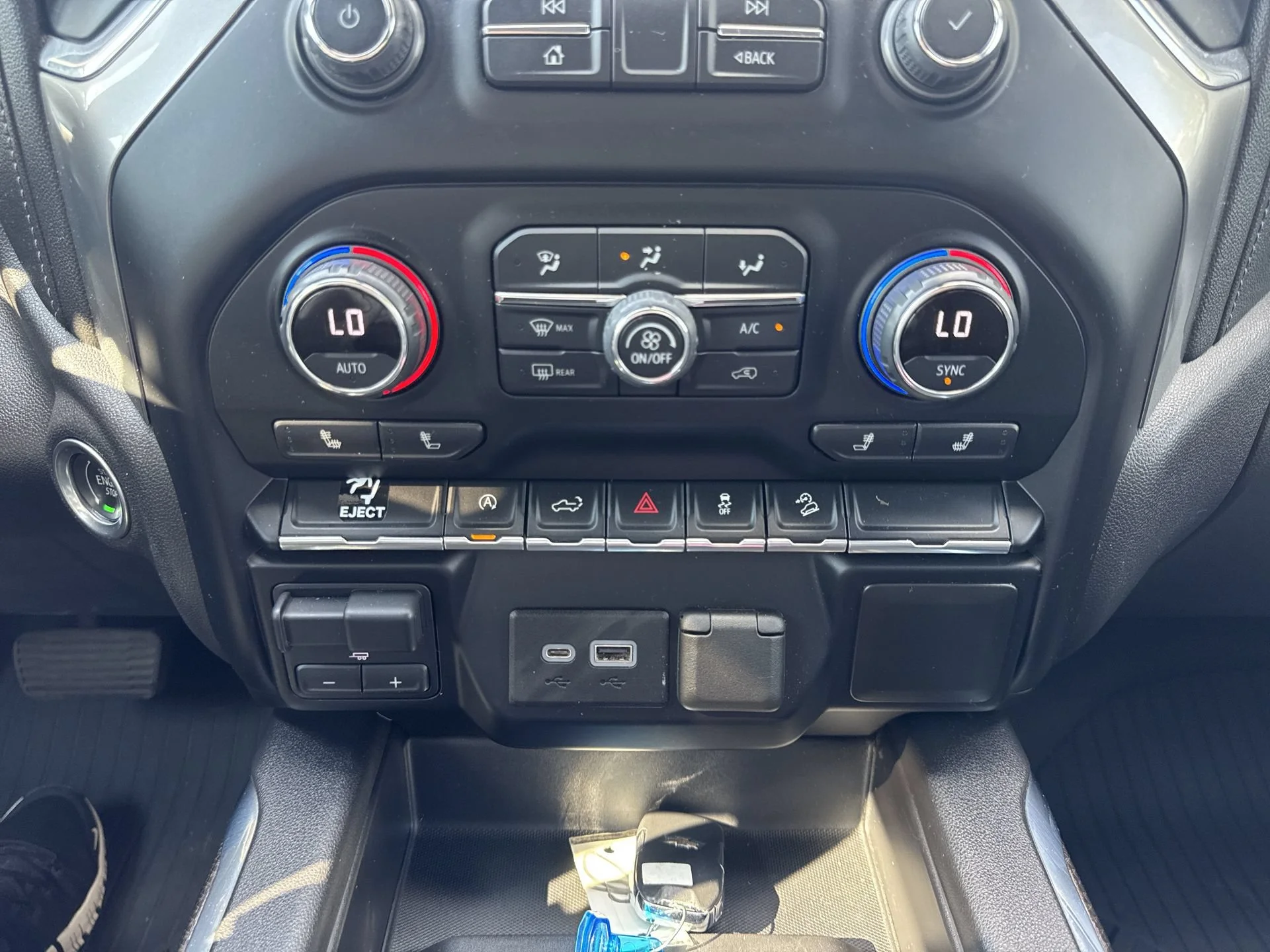 2021 Chevrolet Silverado 1500 RST - Photo 18