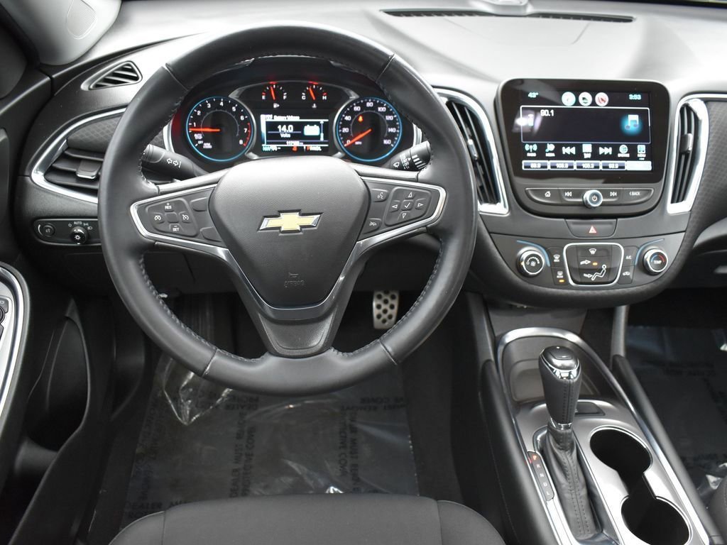 2017 CHEVROLET MALIBU - Image 13