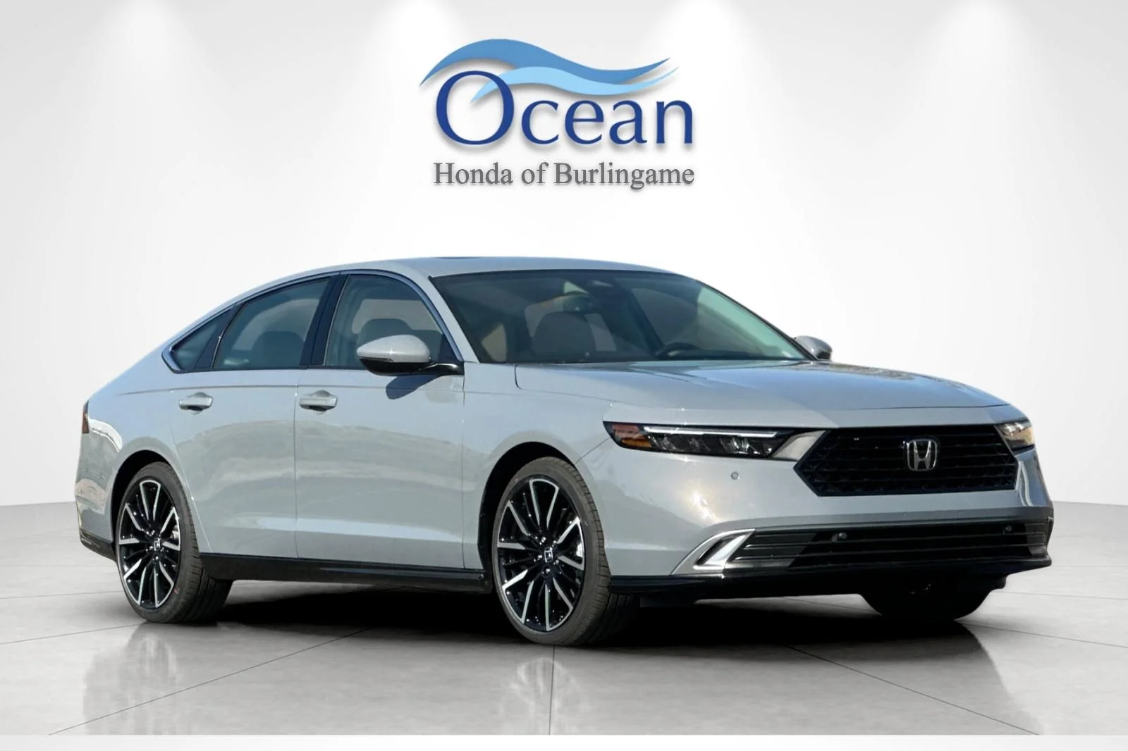New 2026 Urban Gray Pearl Honda Touring image 2
