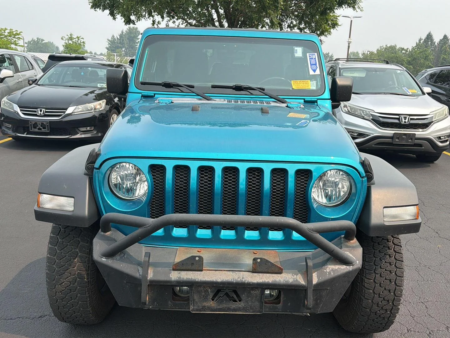 Used 2019 Bikini Pearlcoat Jeep Sport S image 2