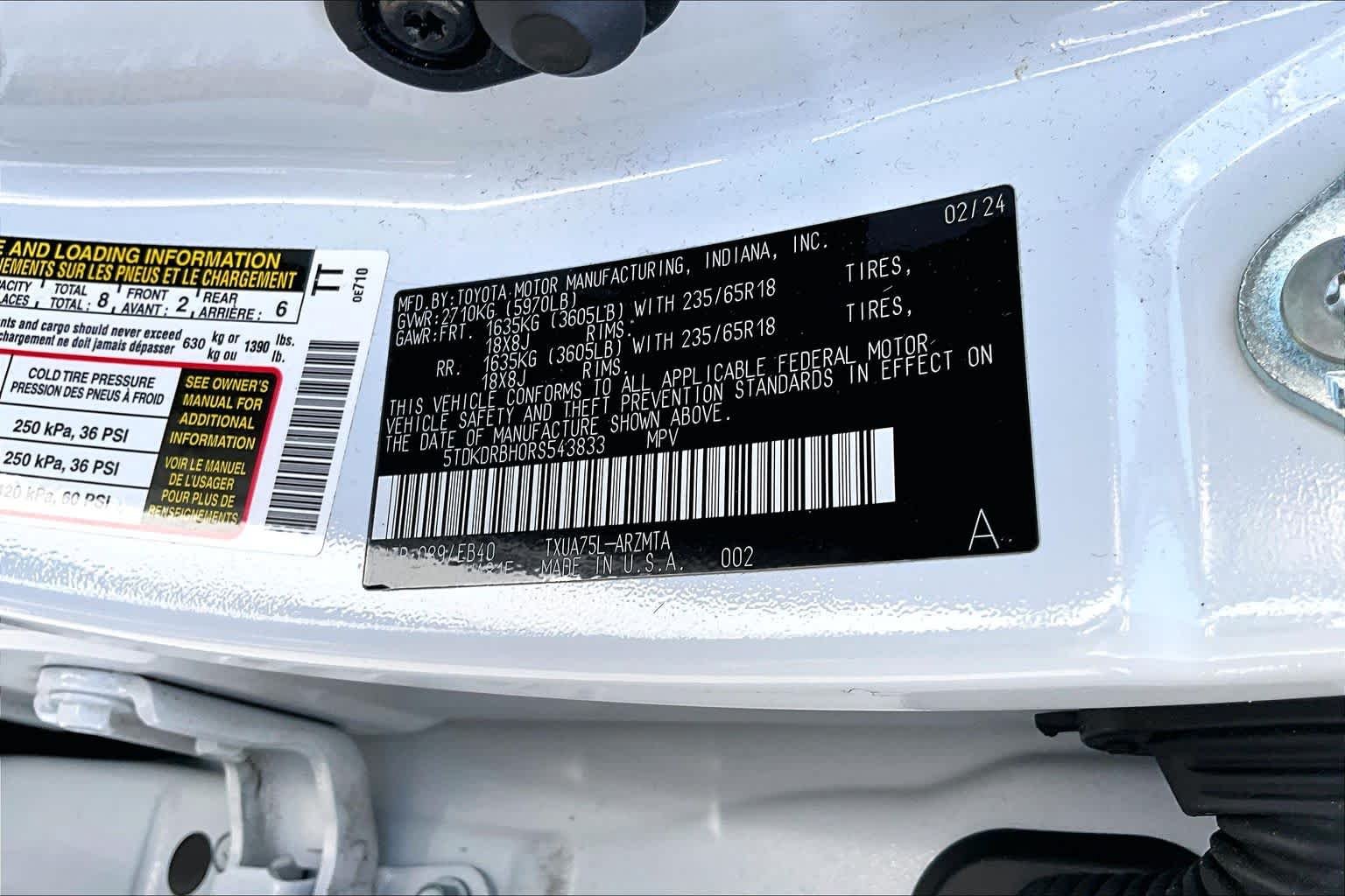 Used 2024 Wind Chill Pearl Toyota XLE image 34