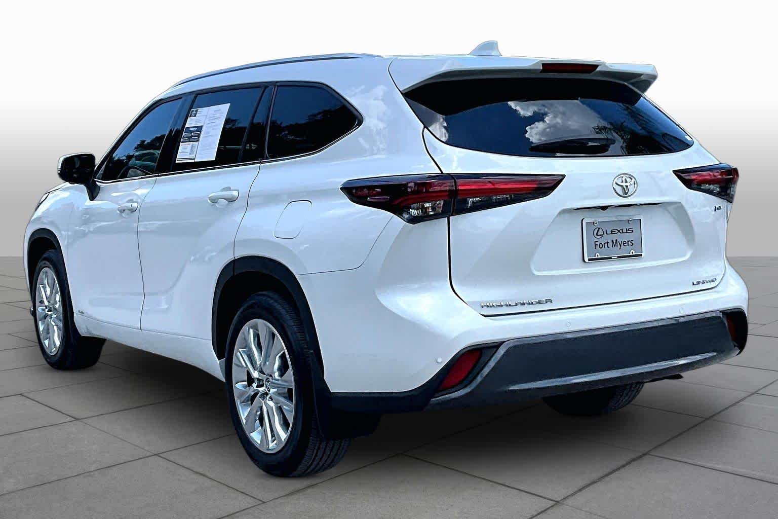 Used 2025 Wind Chill Pearl Toyota Hybrid Limited image 12